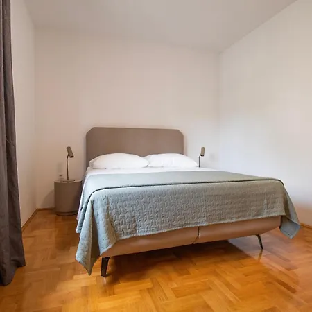 Nyaraló Rak *